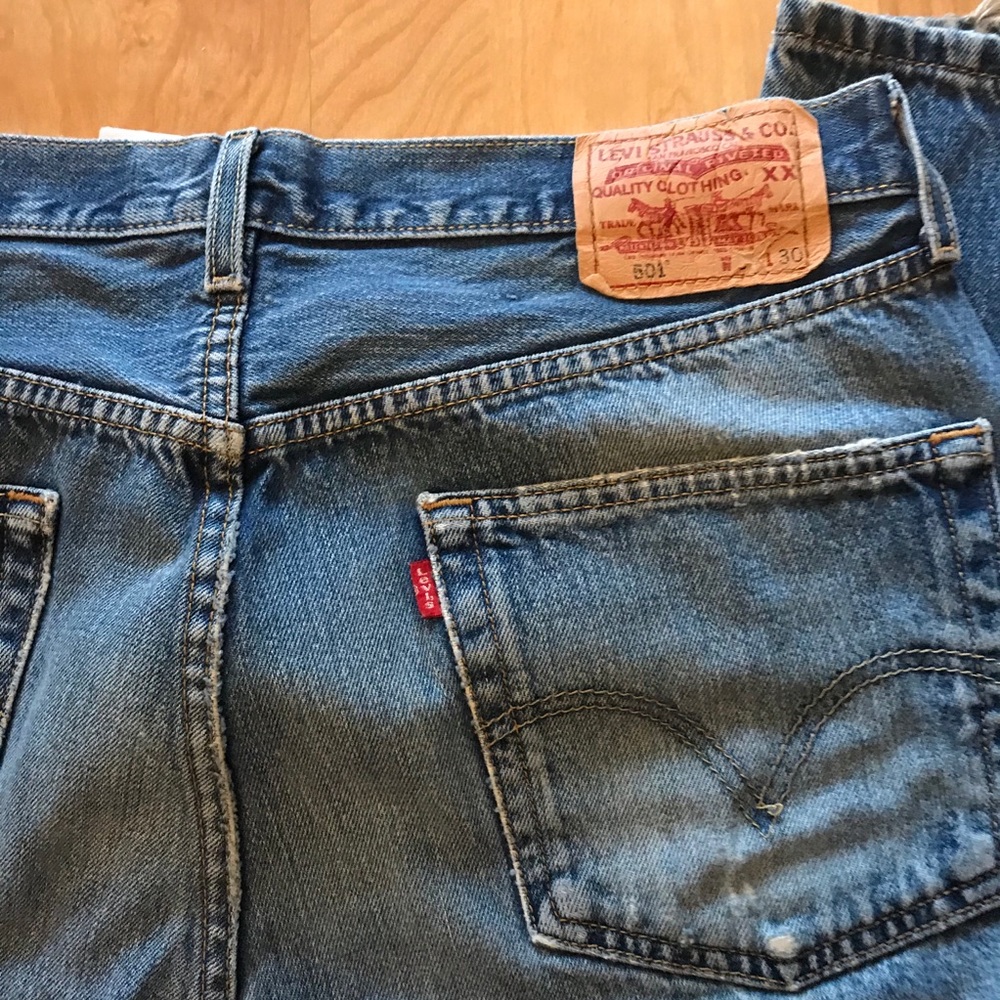 Levi’s 501 red tab button fly distressed blue jeans 34 x 30